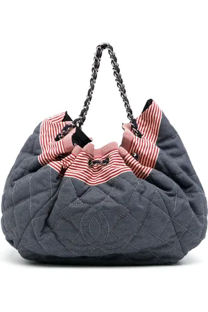 CHANEL Sac porté épaule matelassé en jean (2009-2010)