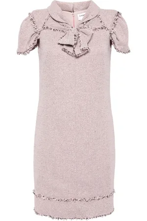 CHANEL Robe courte en tweed à détail de nœud (2009)