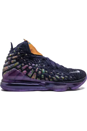 Nike Baskets LeBron XVII Monstars