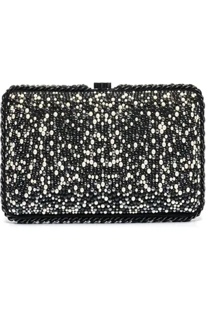 CHANEL Pochette à ornements de perles