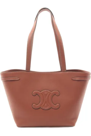 Céline Petit porté épaule Hippopotamus (2020)