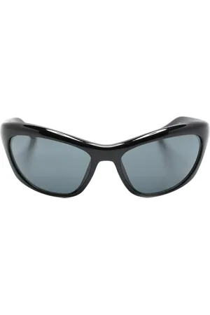 Chiara Ferragni Lunettes de soleil à monture papillon