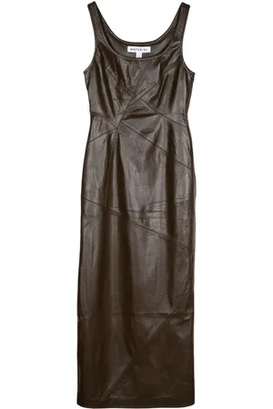 MATÉRIEL by Aleksandre Akhalkatsishvili Robe mi-longue en cuir artificiel à coutures diagonales
