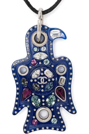 CHANEL Collier à pendentif serti de pierres