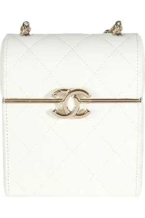 CHANEL Mini pochette à matelassage losanges (2022)
