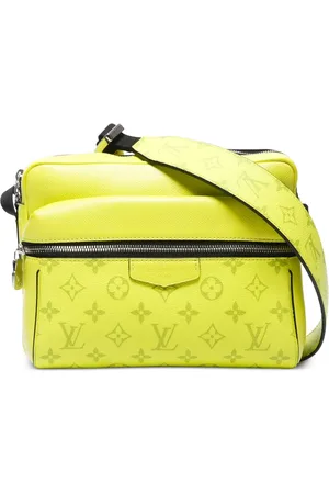 LOUIS VUITTON Sacoche Outdoor Messenger en cir Taigarama (2019)