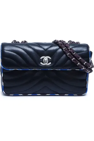 CHANEL Sac porté épaule Classic Flap (2004-2005)