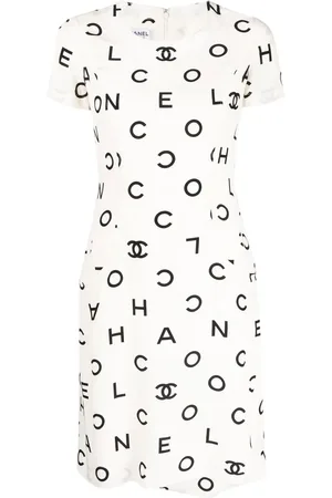 CHANEL Robe en soie à logo Coco (années 1990)