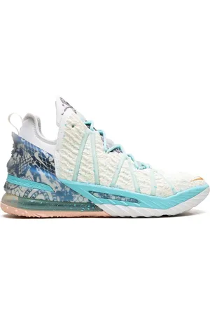 Nike Baskets LeBron XVIII 