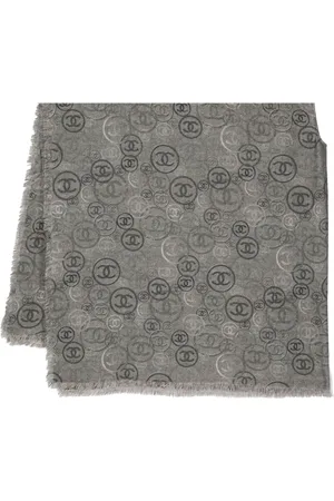 CHANEL Cape en cachemire à logo CC en jacquard (2010)