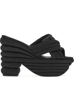 Salvatore Ferragamo Sandales à design matelassé
