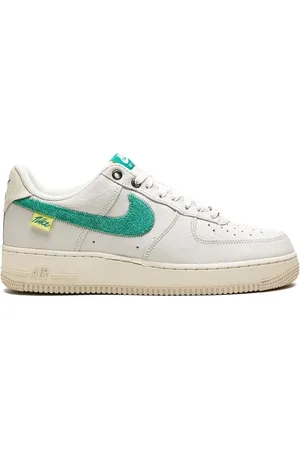 Nike Baskets Air Force 1 07 LV8