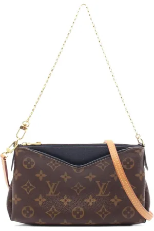 LOUIS VUITTON Pochette Pallas (2017)