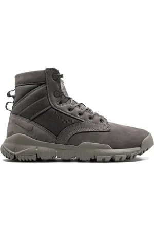 Nike Baskets montantes SFB 6 NSW