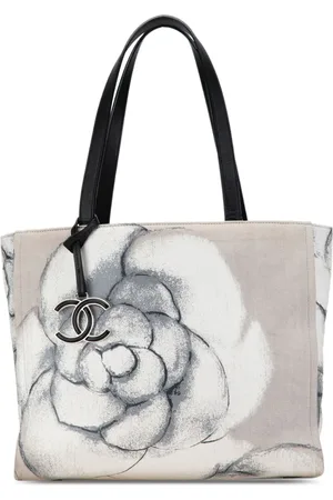 CHANEL Grand sac cabas Shopper Camellia (2016-2017)