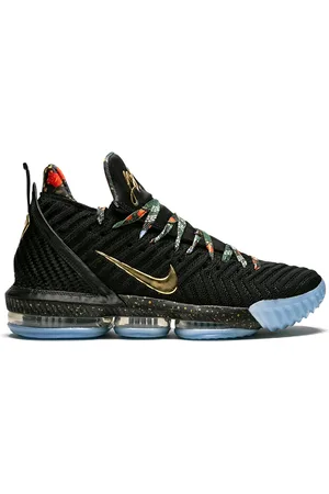 Nike Baskets LeBron XVI KC