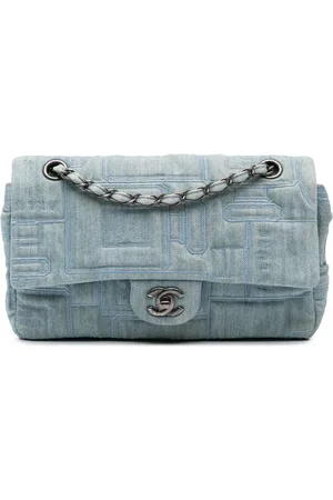 CHANEL Sac porté épaule Perfume Bottle Single Flap médium en jean brodé (2016-2017)