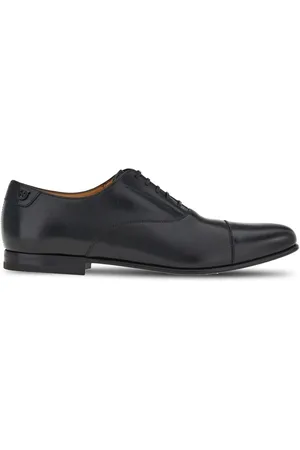 Salvatore Ferragamo Derbies à bout en amande