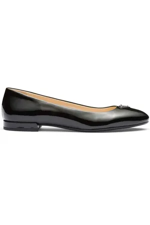 Prada Escarpins en cuir à fini verni