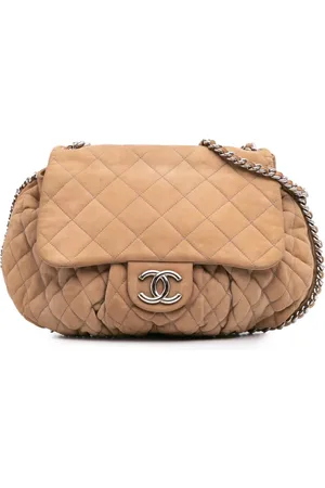 CHANEL Grand sac à bandoulière en daim matelassé Chain Around Flap (2010-2011)