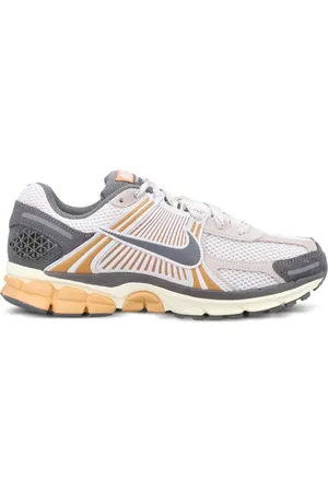 Nike Baskets Zoom Vomero 5
