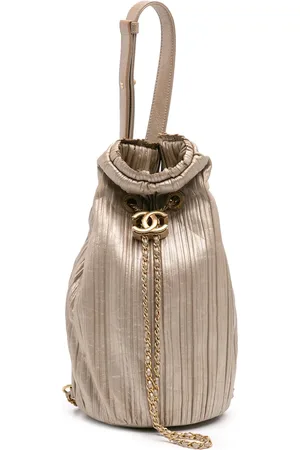 CHANEL Petit sac à dos en cuir de veau Coco Pleats (2017-2018)