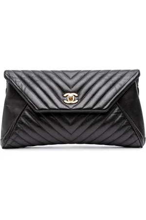 CHANEL 2017-2018 Chevron Lambskin Fold Up Again clutch bag