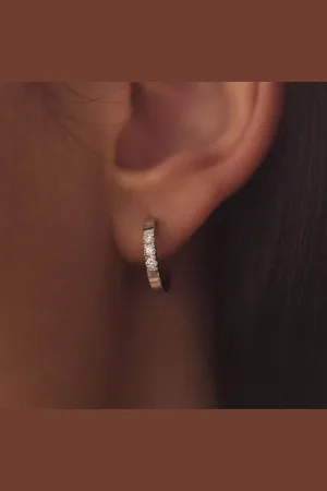 Isabel Bernard Bijouterie, De la Paix Madeline 14 karat hoop earrings diamo en