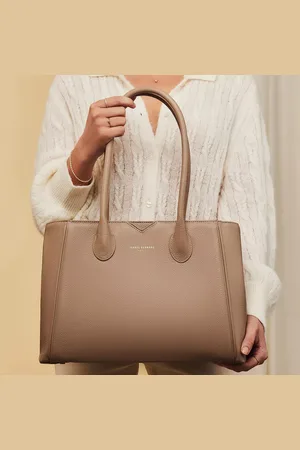 Isabel Bernard Sacs de Voyage et Business, Honoré Cloe Taupe Calfskin Leather Handbag en