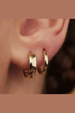 Isabel Bernard Bijouterie, Rivoli Morgane 14 karat hoop earrings en
