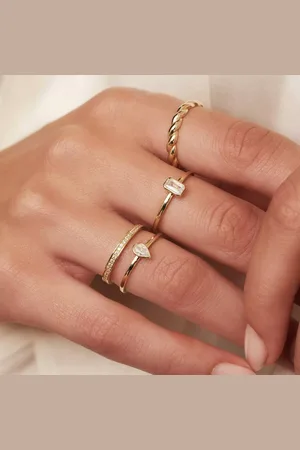 Isabel Bernard Bijouterie, Baguette Genevieve 585 Ring en