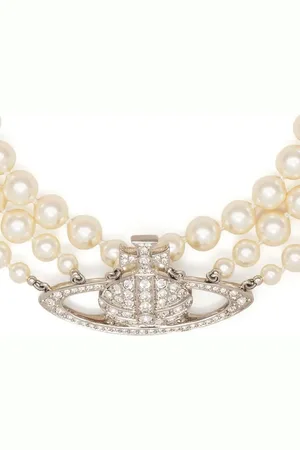 Vivienne Westwood Bijouterie, Three Row Pearl Bas Relief Platinum/pearl/crystal en