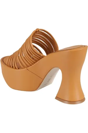 Paloma Barceló Sandales, Ochre-Colored Sandals en