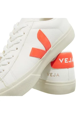 Veja Sneakers, Campo en