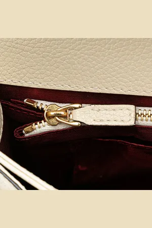 Gucci Sacs bandoulière, 2000-2015 Small Grainy Calfskin Zumi Flap Crossbod en