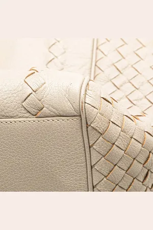 Bottega Veneta Sacs bandoulière, 2012-2024 Nappa Intrecciato Handbag en