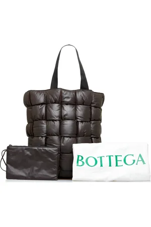 Bottega Veneta Sacs bandoulière, 2018-2024 Padded Maxi Intrecciato Tote en