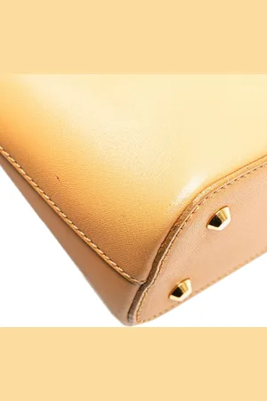 Burberry Sacs bandoulière, 2000-2017 Leather Flap Shoulder Bag en