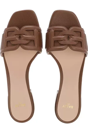 Bally Sandales, Peoni en