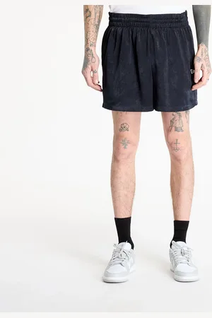 New Era Short Woven Shorts L