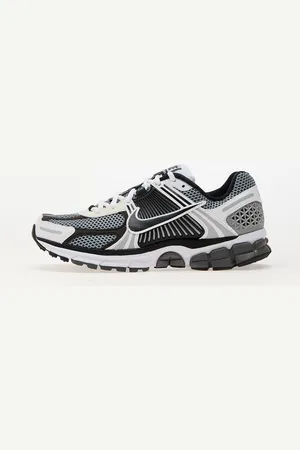 Nike Baskets Zoom Vomero 5 SE SP / Black-White-Sail EUR 36
