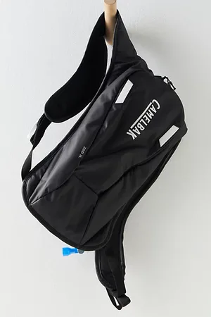 CamelBak Zoid Hydration Mountain Pack 2L en , pour femme chez Free People