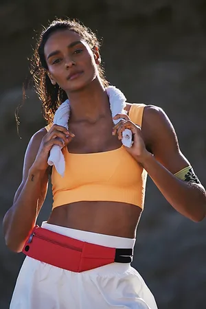 FP Movement Runner Sling Bag par en , pour femme taille: M/L chez Free People