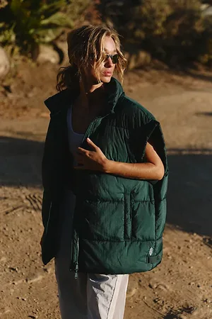FP Movement Dans un Gilet inhalateur Bubble par en , pour femme taille: XS chez Free People