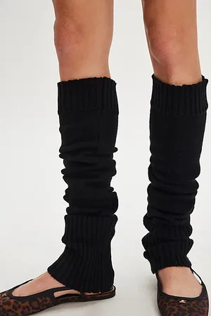 Leg Avenue Extra Long Ribbed Knit Leg Warmers par en , pour femme chez Free People