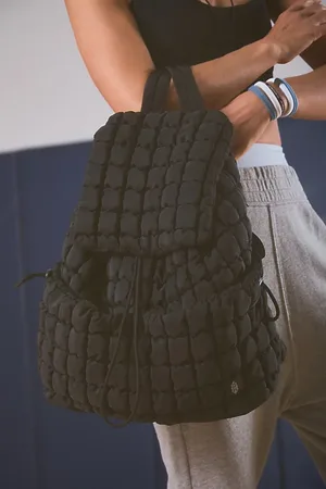 FP Movement Quilted Hiker Pack par en Black, pour femme chez Free People