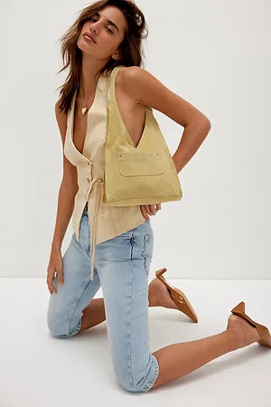 Free People Knox Studded Suede Shoulder Bag par en , pour femme chez Free People