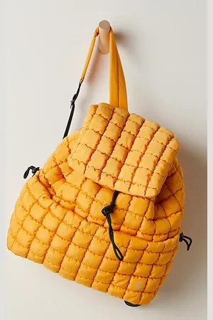 FP Movement Quilted Hiker Pack par en Light Papaya, pour femme chez Free People