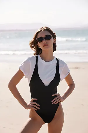 Mare Perpetua Twist One-Piece Swimsuit en , pour femme taille: XL chez Free People