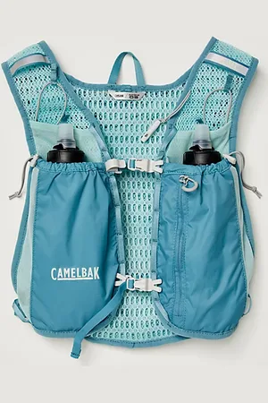 CamelBak Trail Run 34oz Hydration Vest en , pour femme chez Free People